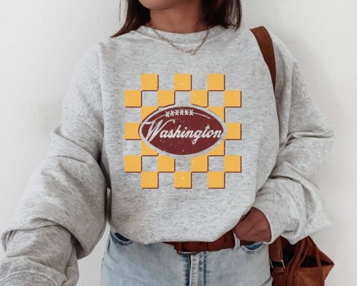 Washington Commander Football Crewneck Sweatshirt / T-Shirt, Retro Commander Shirt, Vintage Washington Sweatshirt