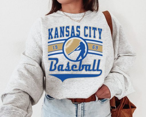 Vintage Kansas City Royal Crewneck Sweatshirt / T-Shirt, Kansas City Royal EST 1969 Sweatshirt, KC Baseball Shirt