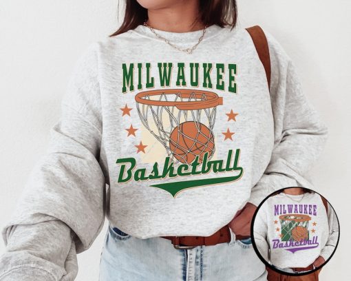 Milwaukee Buck, Vintage Milwaukee Buck Sweatshirt  T-Shirt, Milwaukee Basketball Shirt, Bucks Shirt