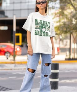 Milwaukee Buck, Vintage Milwaukee Buck Sweatshirt  T-Shirt, Bucks Sweater, Bucks T-Shirt, Vintage Basketball Fan Shirt