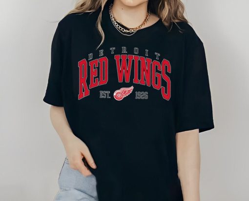 Vintage Detroit Red Wings Sweatshirt, Red Wings Tee, Hockey Sweatshirt, College Sweater, Hockey Fan Shirt