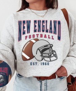 Vintage New England Football Sweatshirt / T-Shirt, The Pats Shirt, Vintage New England Crewneck, Patriot Sweatshirt