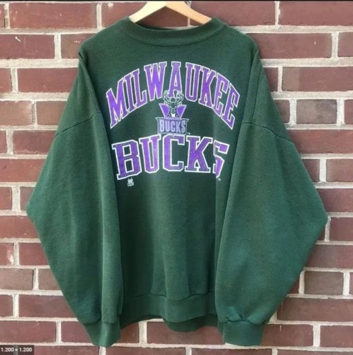 Retro Milwaukee Buck Shirt, Vintage Style Bucks Sweatshirt, Buck Hoodie, Vintage Basketball Unisex Shirt Gift for fan