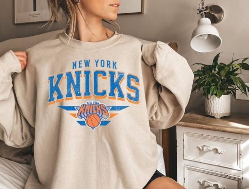 New York Knicks Sweatshirt Women Vintage New York Knicks Crewneck Men Distressed Knicks Pullover Vintage Unisex Knicks