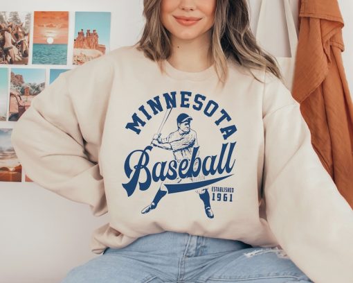 Vintage Minnesota Twin Crewneck Sweatshirt / T-Shirt, Twin EST 1961 Sweatshirt, Minnesota Baseball Shirt