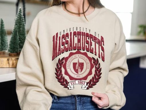 University of Massachusetts Sweatshirt, Vintage University of Massachusetts Sweatshirt, University Amherst Shirt