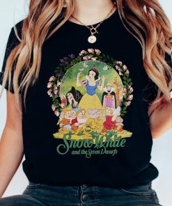 Retro 90s Disney Snow White Group Shot Classic Poster Floral Wreath Sh