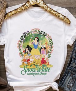 Retro 90s Disney Snow White Group Shot Classic Poster Floral Wreath Sh