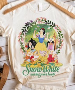 Retro 90s Disney Snow White Group Shot Classic Poster Floral Wreath Sh