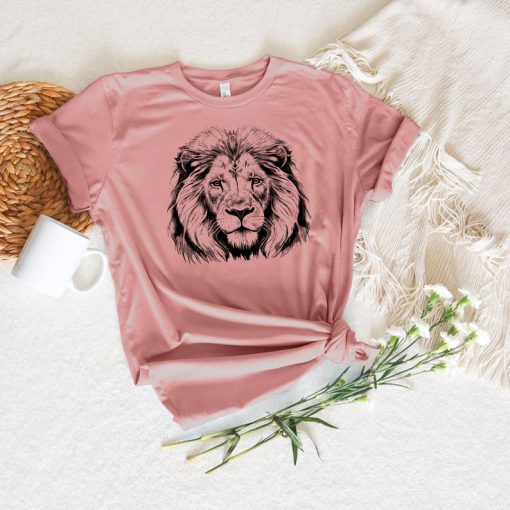 Lion face shirt,majestic Lion Shirt,wild Lion shirt,animal lover shirt