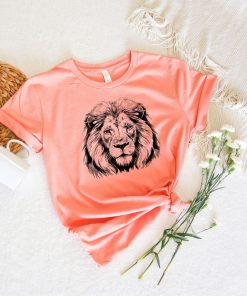 Lion face shirt,majestic Lion Shirt,wild Lion shirt,animal lover shirt