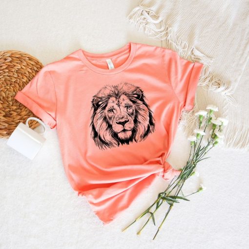 Lion face shirt,majestic Lion Shirt,wild Lion shirt,animal lover shirt