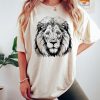 Lion face shirt,majestic Lion Shirt,wild Lion shirt,animal lover shirt