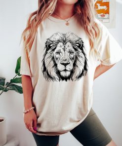 Lion face shirt,majestic Lion Shirt,wild Lion shirt,animal lover shirt