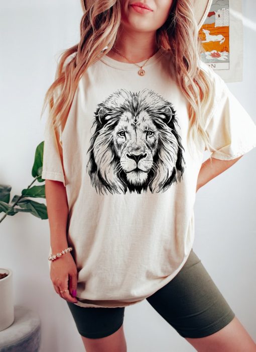 Lion face shirt,majestic Lion Shirt,wild Lion shirt,animal lover shirt