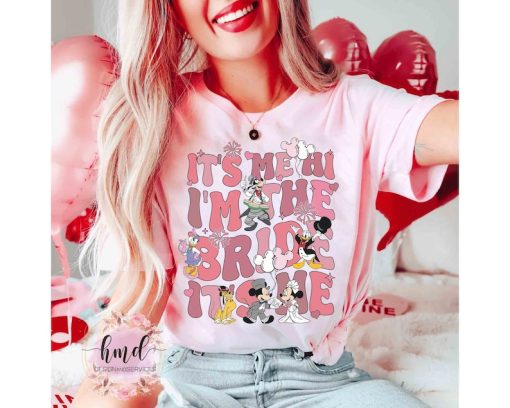 Cute It's Me Hi I Am The Bride It's Me T-shirt