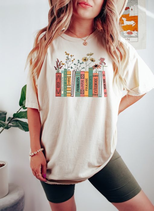 Albums As Books Sweatshirt, Trendy Aesthetic For Book Lovers Crewneck