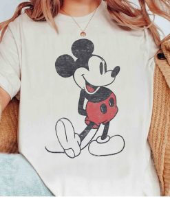 Disney Mickey & Friends Mickey Mouse Vintage Portrait Class Pose T-Shi