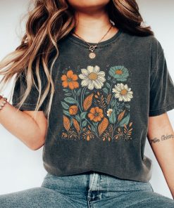 Comfort Colors® Daisy Bouquet Shirt, Flower Shirt, Retro Floral Shirt