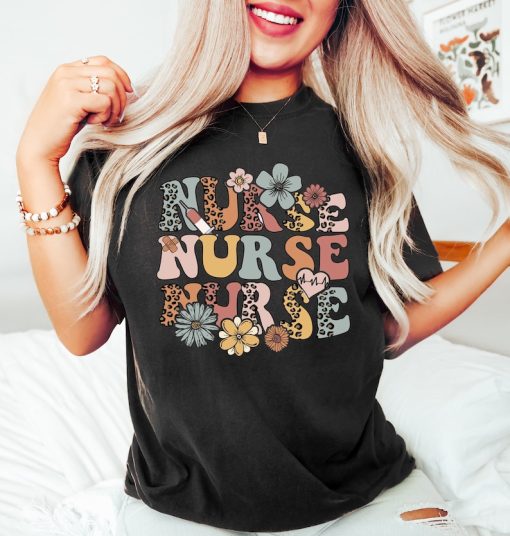 Retro Nurse Shirt, Wild Flowers Nurse T Shirt