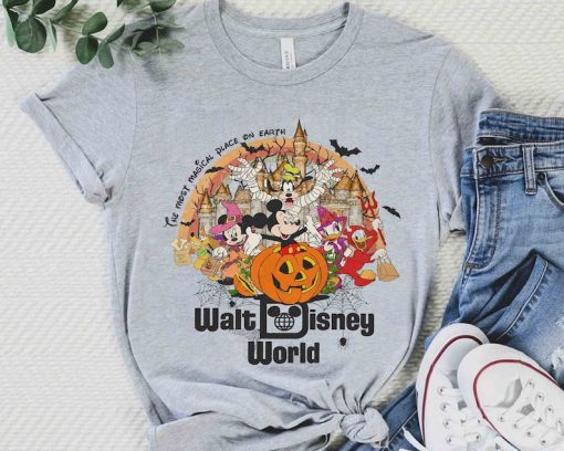 Vintage Walt Disney World Mickey Mouse & Friends Halloween T-Shirt