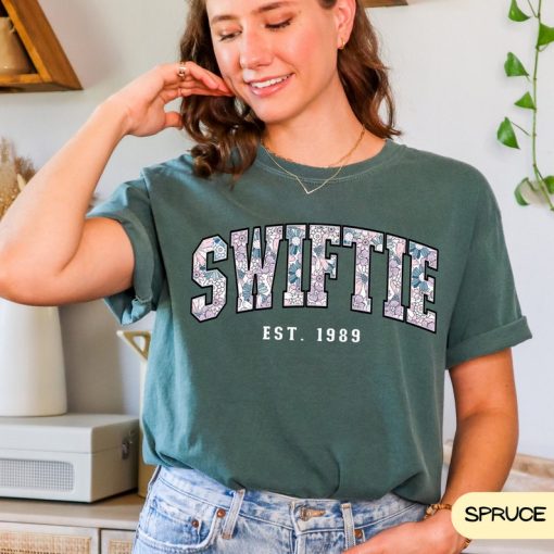 Comfort Colors Floral Style Swiftie T-shirt