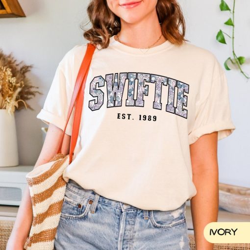 Comfort Colors Floral Style Swiftie T-shirt