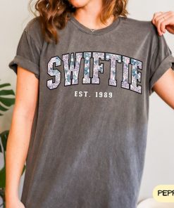 Comfort Colors Floral Style Swiftie T-shirt