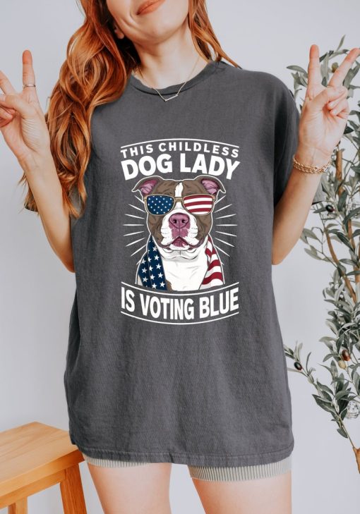 This Childless Dog Lady Is voting Blue, Kamala Harris Heavy Cotton Tee